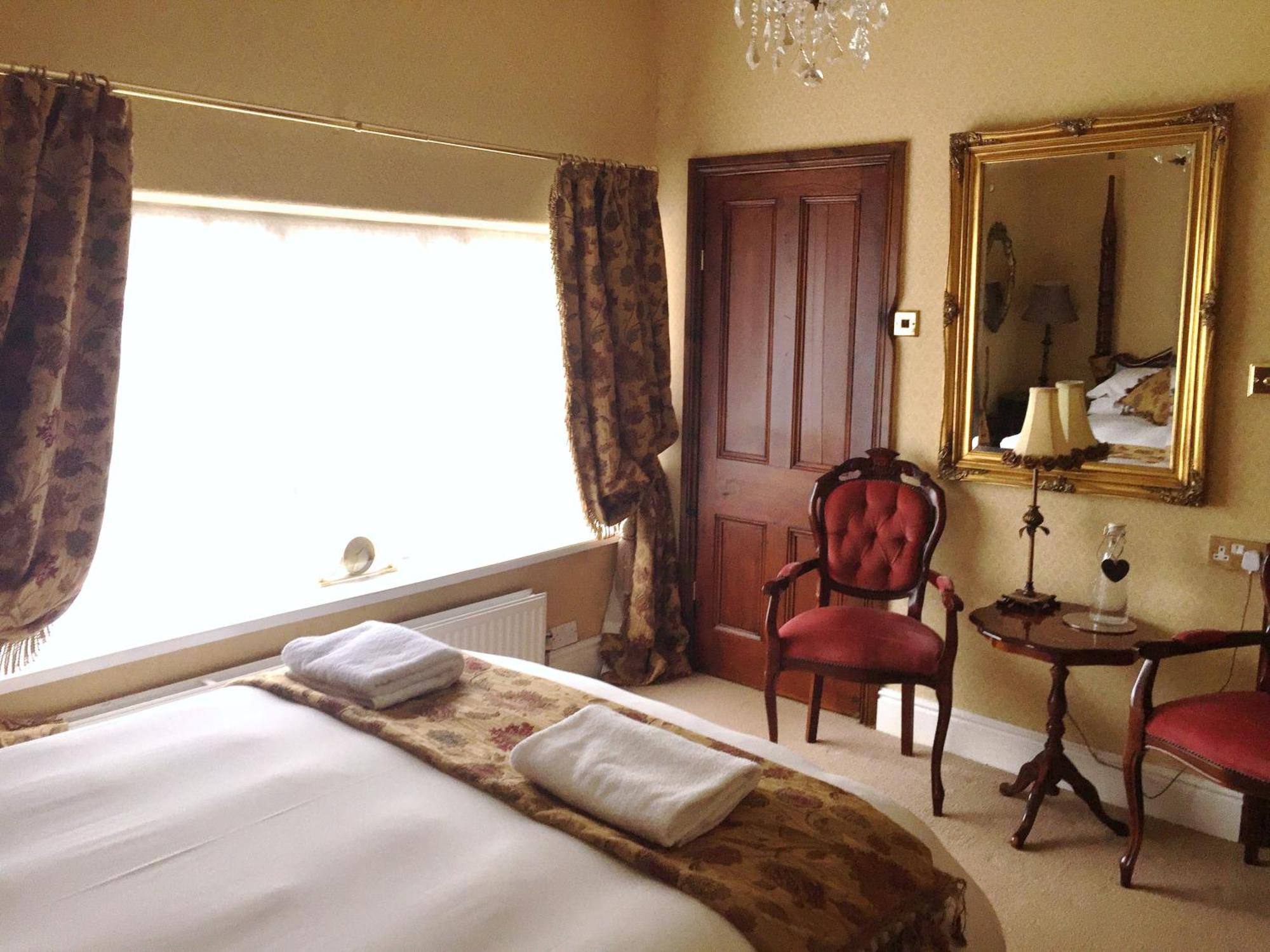 Glyn Isa Country House B&B And Self Catering Apartments 콘위 외부 사진