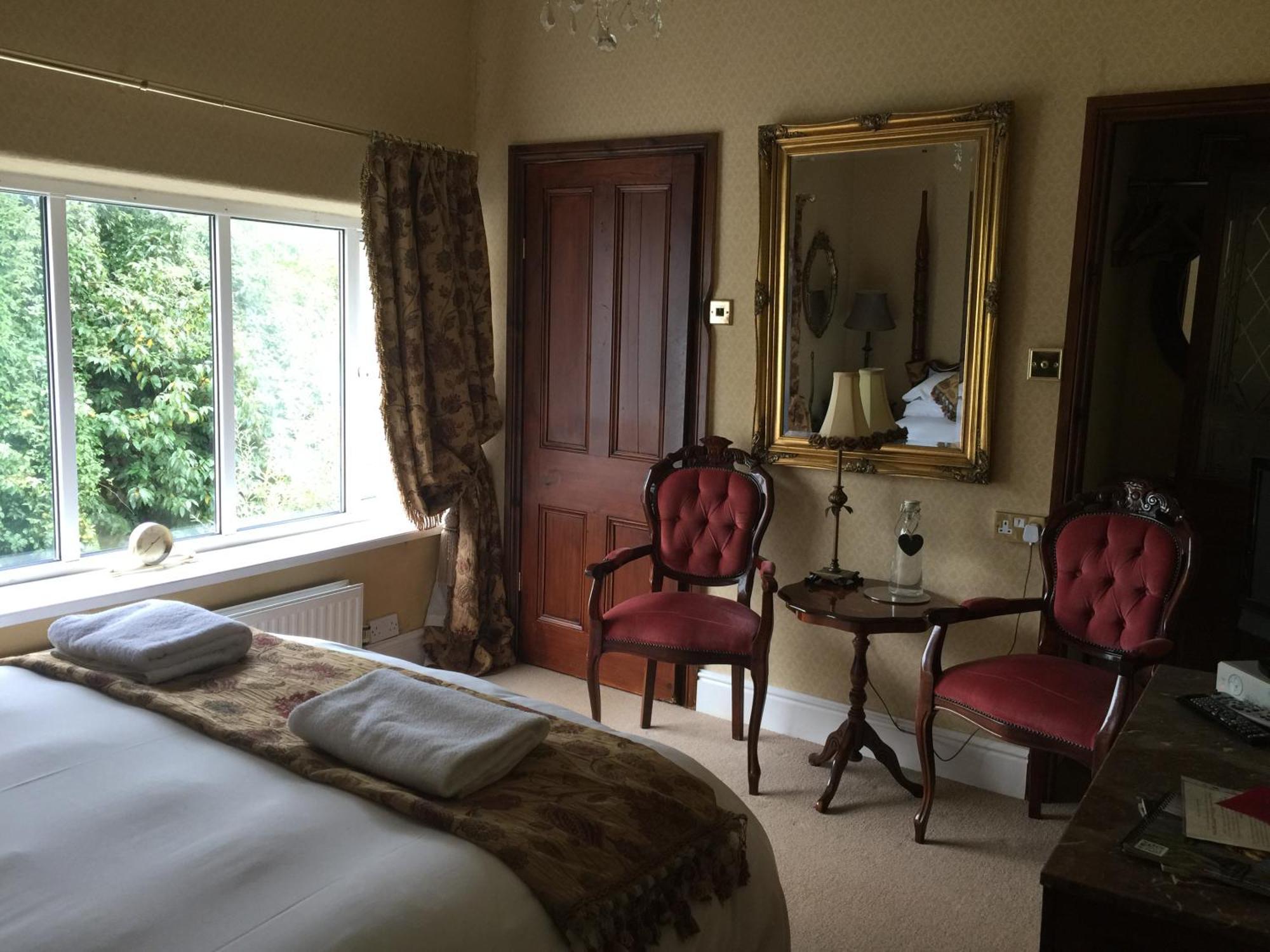 Glyn Isa Country House B&B And Self Catering Apartments 콘위 외부 사진