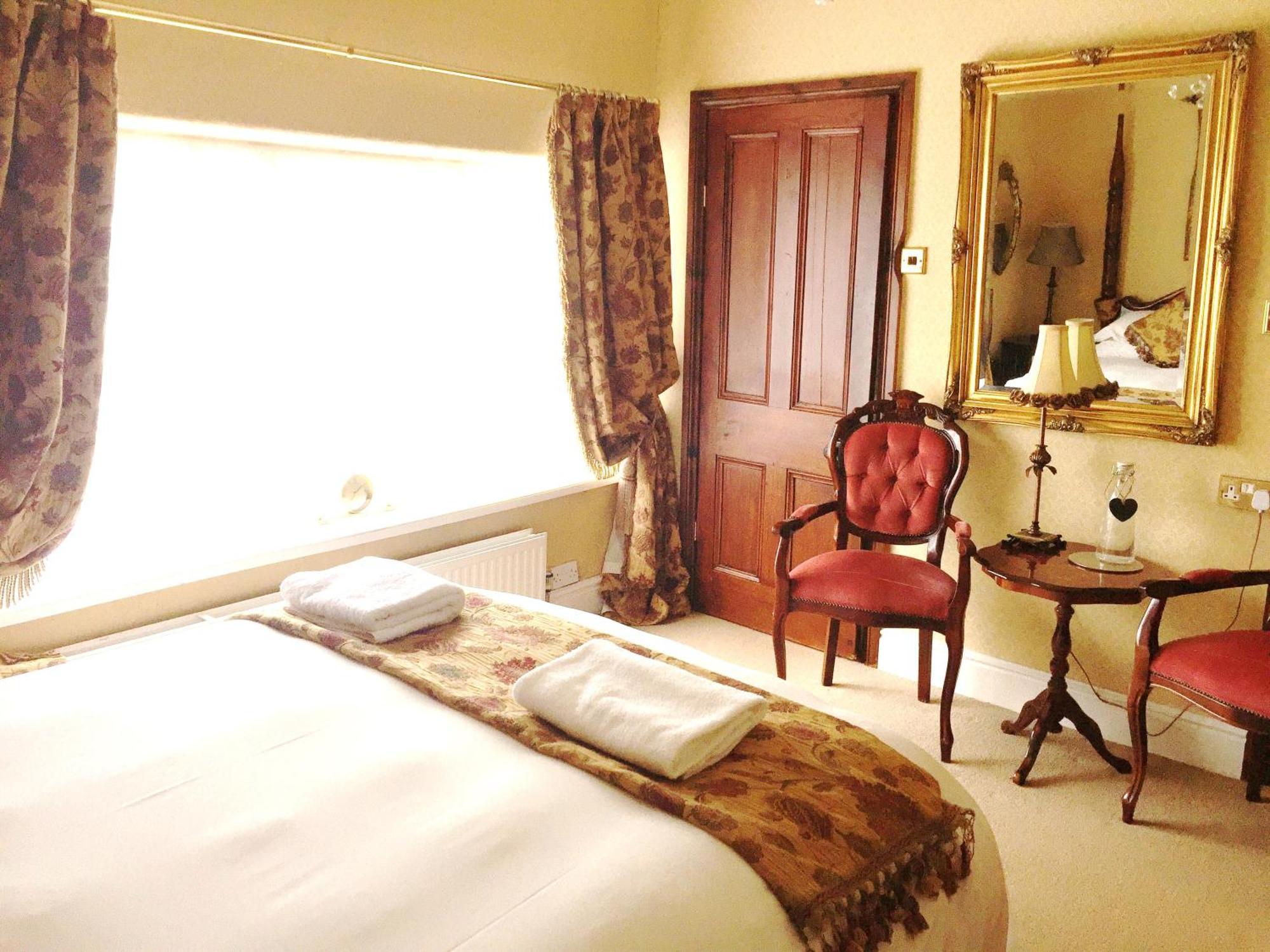 Glyn Isa Country House B&B And Self Catering Apartments 콘위 외부 사진