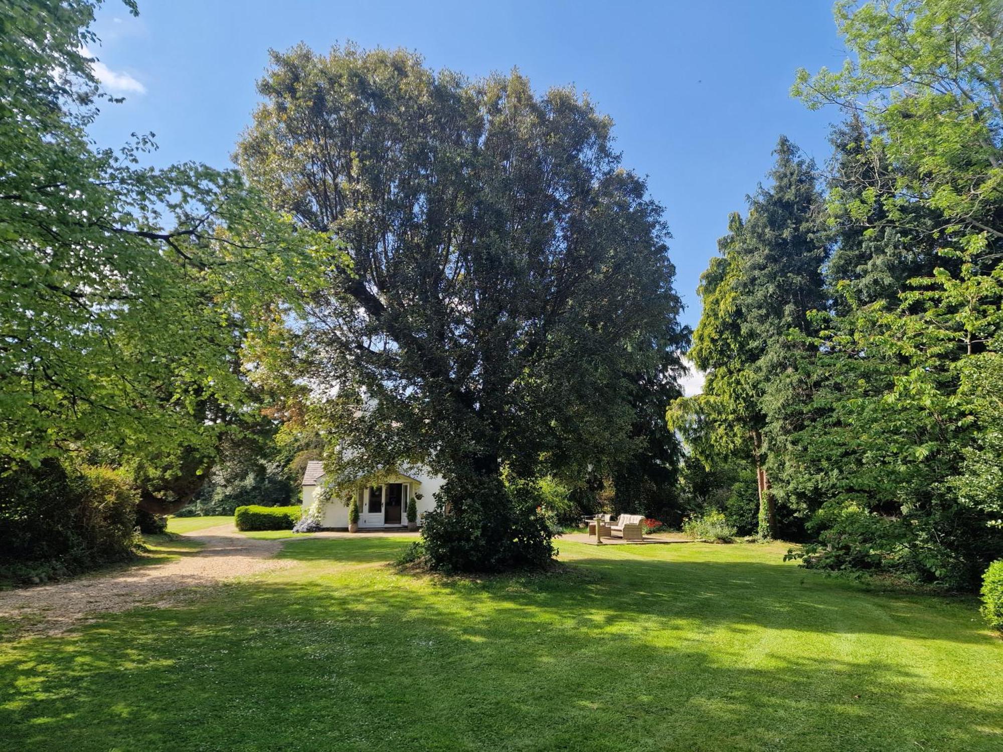 Glyn Isa Country House B&B And Self Catering Apartments 콘위 외부 사진