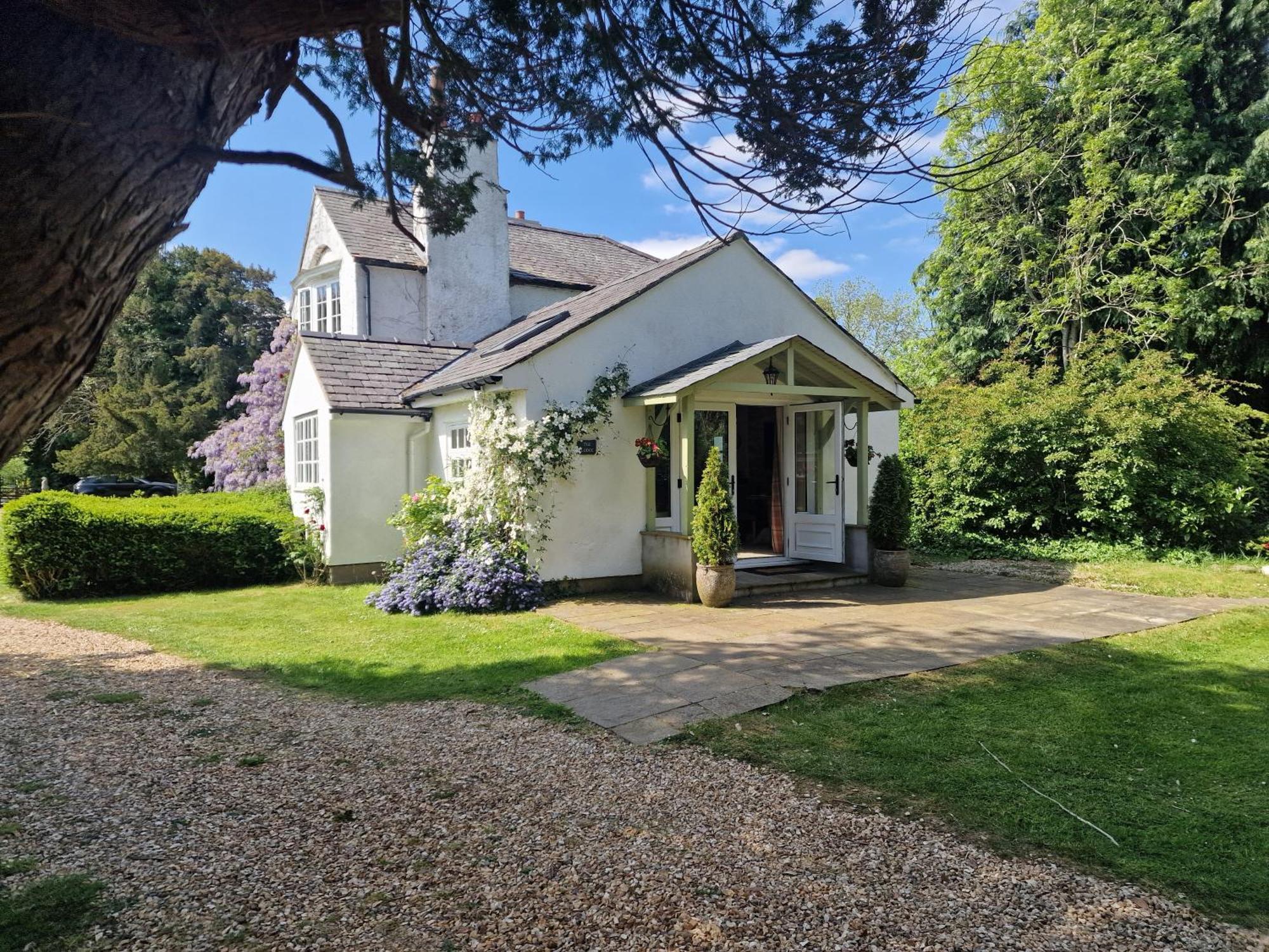 Glyn Isa Country House B&B And Self Catering Apartments 콘위 외부 사진